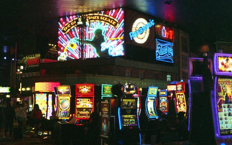 The Evolution of Slots in Online Casinos: What Players Need to Know